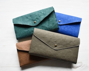 Cartera acompañante hecha a mano con papel lavable ecológico, disponible en varios colores, Cartera de viaje vegana, Regalo para ella