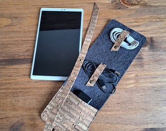 Phone cable organizer, tablet, e-reader, handcrafted in vegetable felt and cork, Several colors available, Personalized sustainable gift