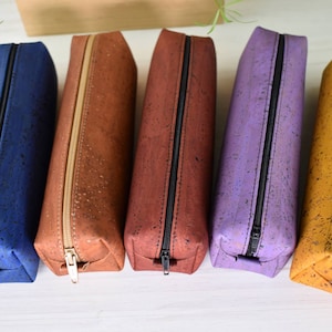 Trousse à stylos en tissu de liège, Faite artisanalement à la main, Plusieurs coloris disponibles, Trousse scolaire écologique et végan