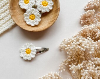Daisy Crochet Clip // Snap Clip, Girls Clip, Baby Hair Clip.