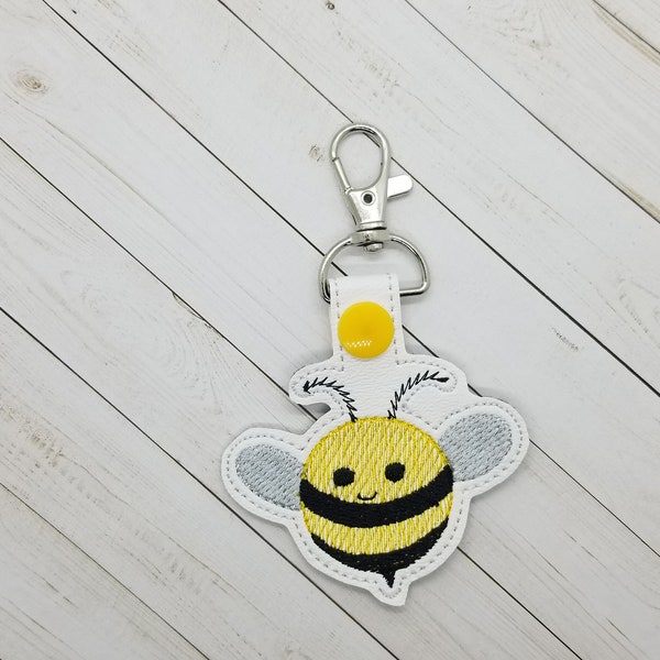 Cute Bee DIGITAL Embroidery File, In The Hoop Key fob, Snap tab, Keychain, Embroidery Design, Cute Things