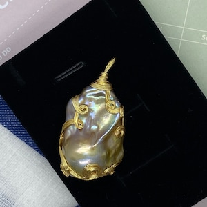 Freshwater large baroque pearl pendant Handmade