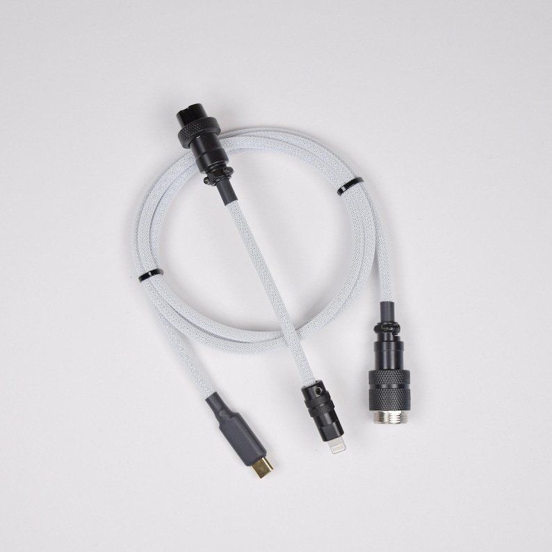 CustomCableCo Charging Cable - Thumbnail 3