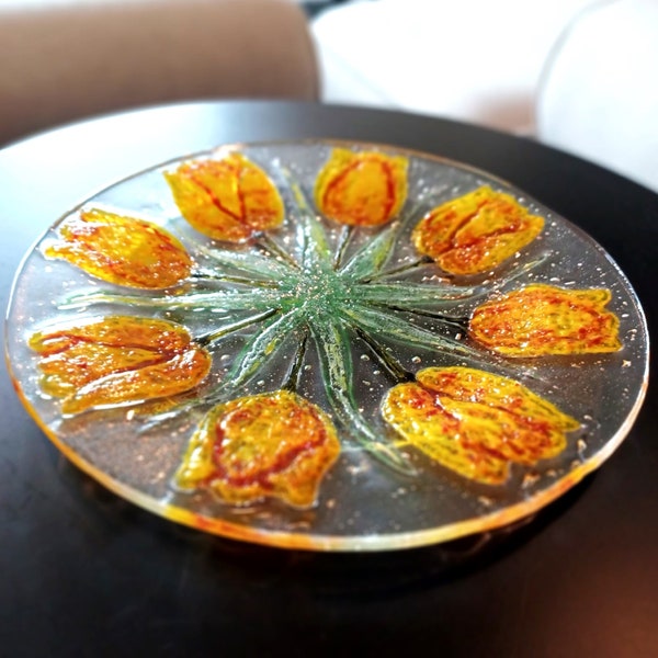 Handmade fused glass tulip plate. Stained glass. Decorative display plate, 9 3/4 inches round. RedQueenArtGlass.