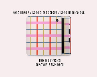Könnte beinhalten: Ein abnehmbarer Skin-Aufkleber für Kobo Libra 2, Kobo Clara Colour und Kobo Libra Colour. Der Aufkleber hat einen cremefarbenen Hintergrund mit einem Karomuster in Rosa, Orange, Gelb und Blau. Der Text "THIS IS A PHYSICAL REMOVABLE SKIN DECAL" ist ebenfalls sichtbar.