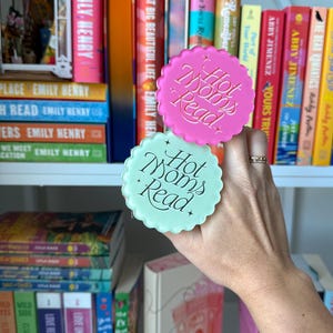 Hot Moms Read *BIGGER* Kindle Grip | Kindle Holder | Kindle Accessories | Phone Holder