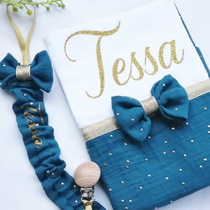 Funda para historial médico personalizada, gasa de algodón, algodón orgánico, color azul pavo real con relieve dorado, regalo de nacimiento.