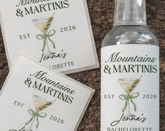 Recuerdos para fiestas temáticas de montañas y martinis: Etiquetas personalizadas para mini chupitos de despedida de soltera.