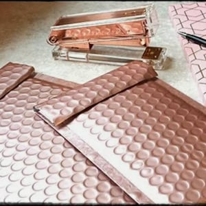 メタリック ローズ ゴールド バブル メーラー 1 ～ 20 個入り。