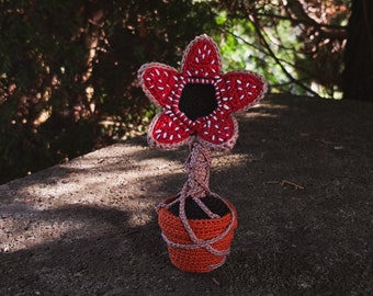 Crochet Monster flower PATTERN, Halloween spooky man-eating plant, Amigurumi creepy fake plant in a pot PDF pattern