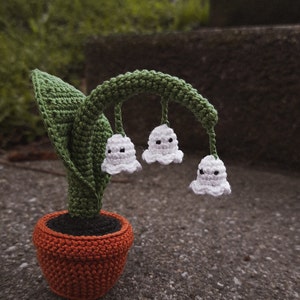 Crochet flower PATTERN Lily of the Valley, Halloween wee Ghost flower decoration, Amigurumi fake creepy plant in a pot PDF pattern image 9