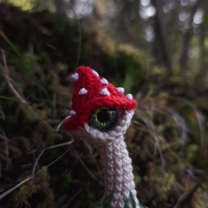 MOTIF champignon au crochet, porte-clés effrayant d'Halloween, modèle PDF mini amigurumi image 6