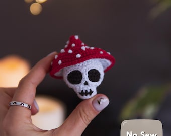 Crochet Mushroom Skull PATTERN, Amigurumi skull keychain, Halloween goth skull ornament Eng PDF pattern