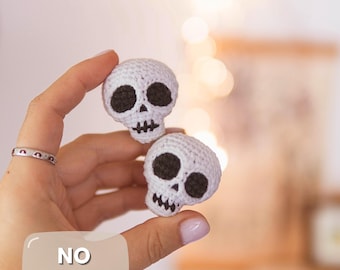 Crochet Skull PATTERN, Amigurumi skull keychain, Halloween goth skull ornament Eng PDF pattern