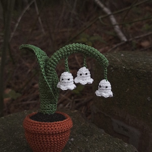 Crochet flower PATTERN Lily of the Valley, Halloween wee Ghost flower decoration, Amigurumi fake creepy plant in a pot PDF pattern image 6