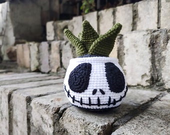Skull Succulent Crochet PATTERN, Crochet Halloween plant, Fake plant Skull PDF pattern