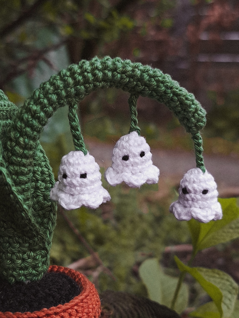 Crochet flower PATTERN Lily of the Valley, Halloween wee Ghost flower decoration, Amigurumi fake creepy plant in a pot PDF pattern image 3