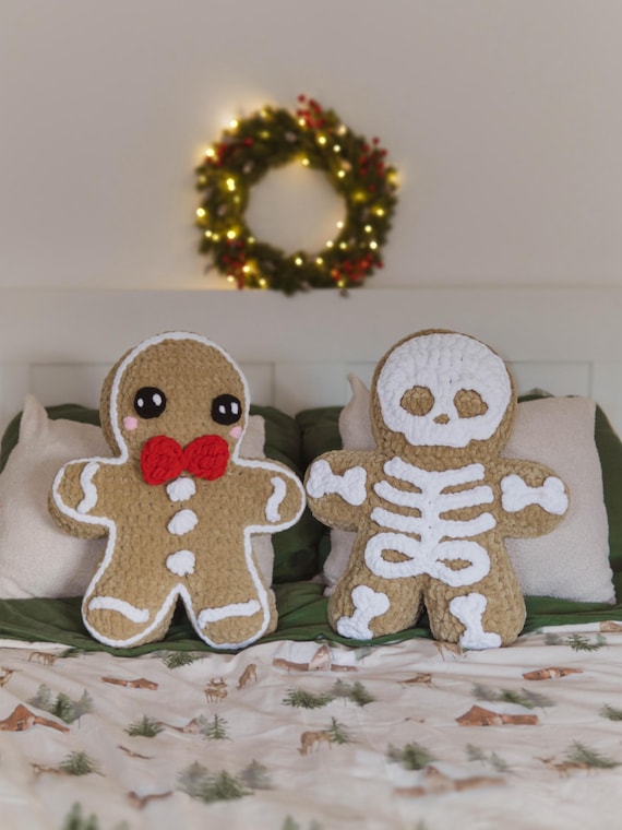 Crochet Gingerbread Man 2 in 1 PATTERN, Gingerbread Pillow, Spooky Christmas Plushie Decor PDF Pattern