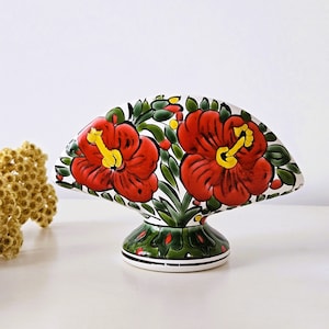 Portatovaglioli dipinto a mano, realizzato a Rodi, vivace design floreale in ceramica