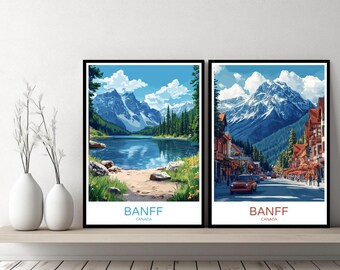 Puede incluir: Dos impresiones enmarcadas del Parque Nacional Banff en Canadá. La impresión de la izquierda muestra un lago rodeado de montañas y árboles. La impresión de la derecha muestra una calle bordeada de edificios y árboles, con un coche rojo conduciendo por la calle. Ambas impresiones tienen la palabra "BANFF" y "CANADA" escrita debajo de la imagen.