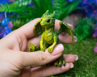 Dragon figurine, Dragon statue. Little tamed gold and green dragon! With wet eyes *-*