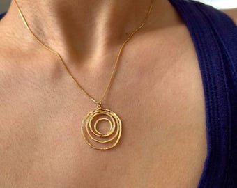 Spiral pendant necklace with snake chain, thin gold chain necklace, Dainty necklace, Minimalist necklace, Layered necklace, spiral necklace