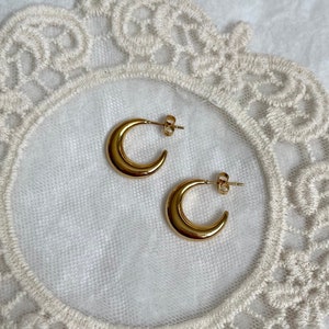 Pendientes de media luna, pendientes de luna, pendientes de aro pequeños, pendientes celestiales, pendientes bohemios, regalos para hermanas, atuendo celestial