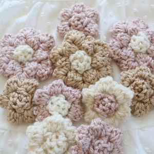 Crochet Flower Pattern, Crochet Flower Applique Pattern, Mini Flower Crochet Pattern, Crochet Flower Garland, Crochet Flower Patch image 5