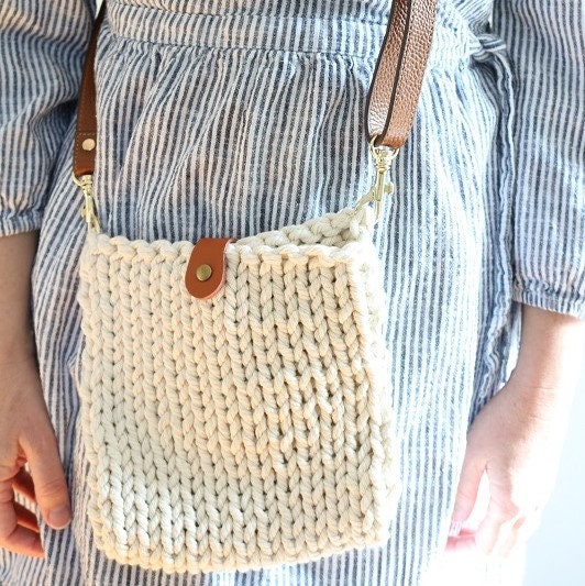 Knit Bag Pattern: Chunky Knit Purse, Modern Shoulder Bag