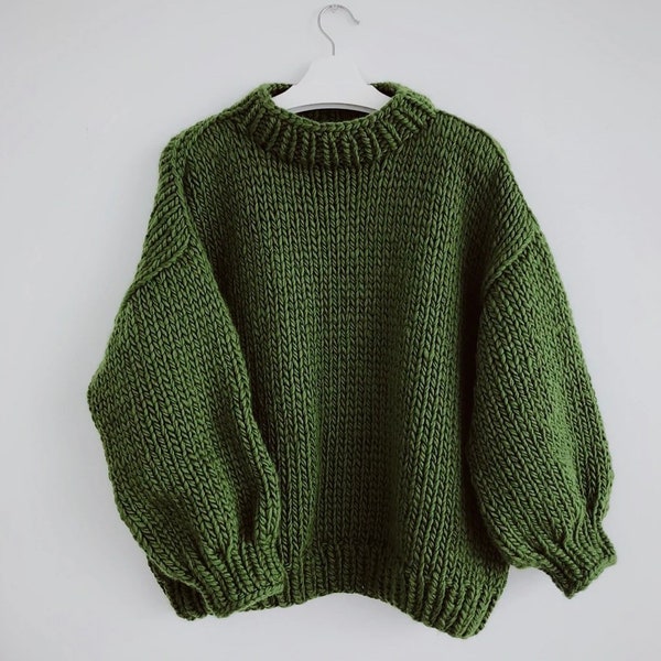 pull tricoté à la main