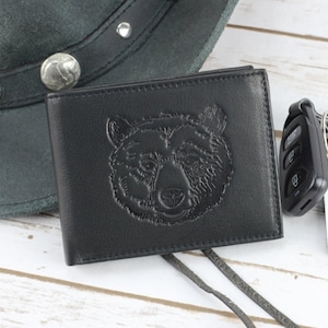 Bär Gesicht geprägt Leder Bi-Fold, RFID-blockierende Brieftasche, Front Tasche Brieftasche, Groomsmen Geschenk
