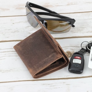 Dreifach faltbare Geldbörse aus RFID-Jägerleder mit mittigem I.D. Fensterbild, Geschenk für Ihn