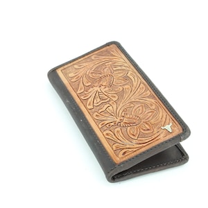 Cartera de rodeo estilo western con filigrana floral de cuero repujado, moderna cartera grande estilo western de dos pliegues, accesorio de cuero marrón con caja de regalo.