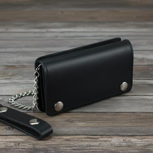 Black Leather Chain Wallet: Minimalist Biker Style