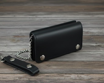 Black Leather Chain Wallet: Minimalist Biker Style