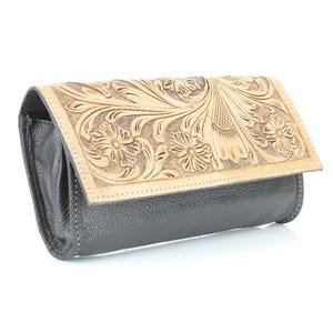 Cartera con solapa de piel repujada para mujer de American Bison, cartera de mano estilo western para mujer, bolso de mano pequeño con estilo de vaquera, bolso para mujer