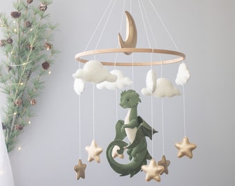 Dragon kwekerij baby mobiel, Baby jongen mobiel, Vilt hangend speelgoed, Fantasy babykamer, Gouden maan en sterren, Baby shower cadeau