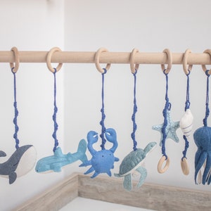 海のベビープレイジムおもちゃセット、アクティビティ保育アクセサリー、モンテッソーリおもちゃ、海吊りフェルトおもちゃ、航海おもちゃ、クジラ、カメ、タコ、サメ、カニ