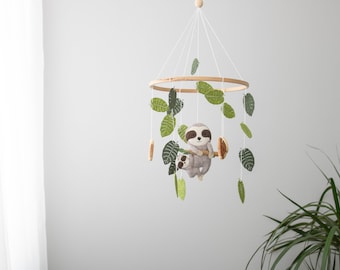 Sloth crib baby mobile, Sloth felt hanging mobile, Neutral cot nursery mobile, Animal baby boy mobile, jungle nursery decor, sloth baby girl