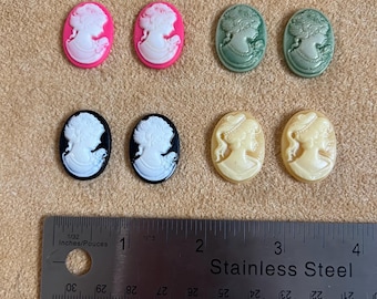 Cameo Cabochons Lady flatback