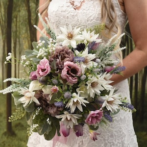 Highland Meadow, margarita blanca y morada, cardo, peonía, lavanda, brezo, flores de novia/ramo/dama de honor/ojal/ramillete/boutonniere