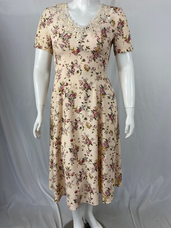 Vintage 80's Floral Dress With lace Collar And Ti… - image 8