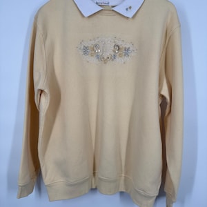 Vintage 90s/Y2k Yellow Embroidered Collared Crewneck by Hasting & Smith \ Size Measures L-XL / See Item Description for Details