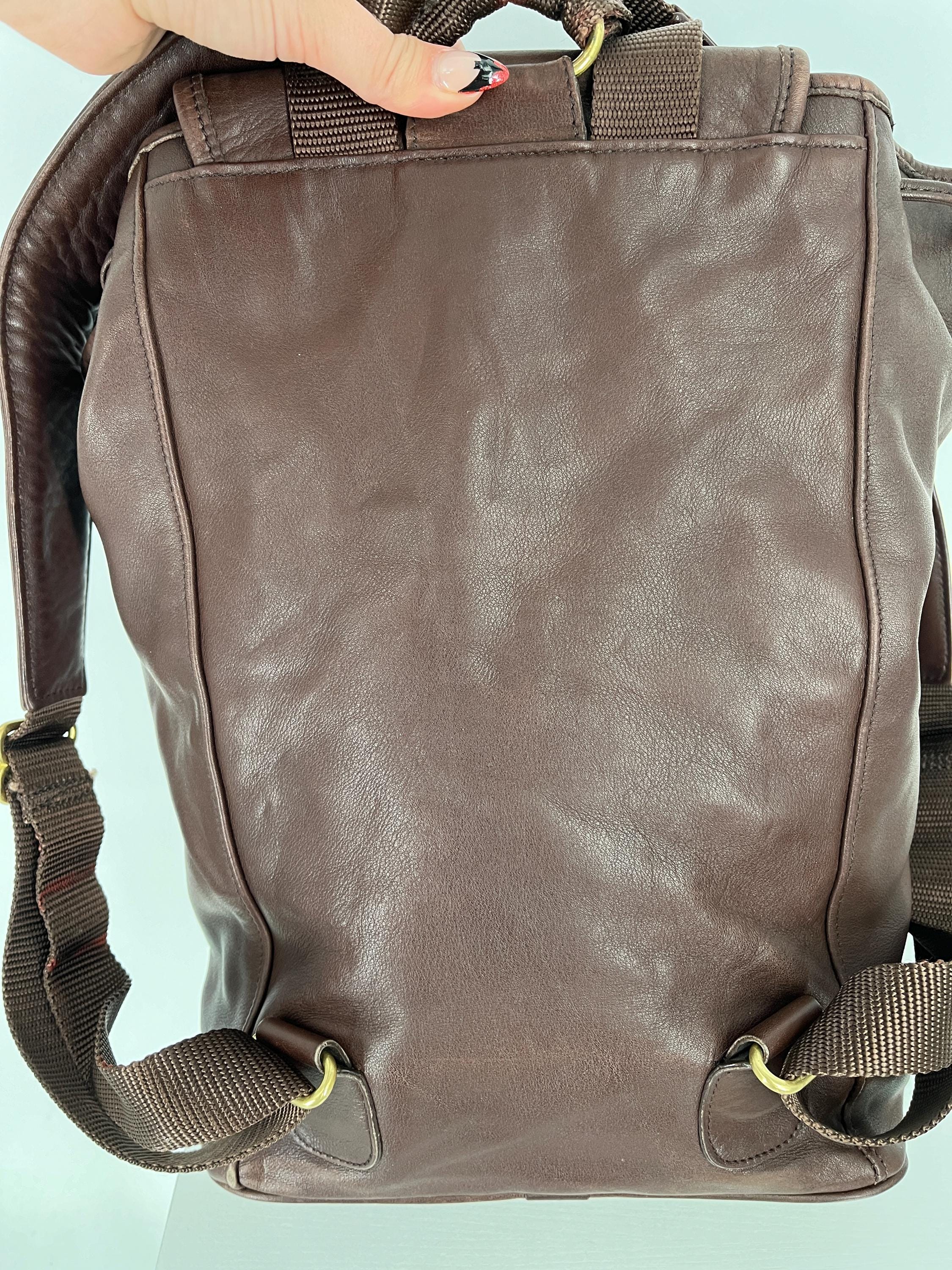 Coach Vintage XL Backpack Bag Smooth Leather Dark Brown 0529 Classic Utility 90s Vintage Brown Leather Coach Top Handle Sling Backpack 9992  main image 3