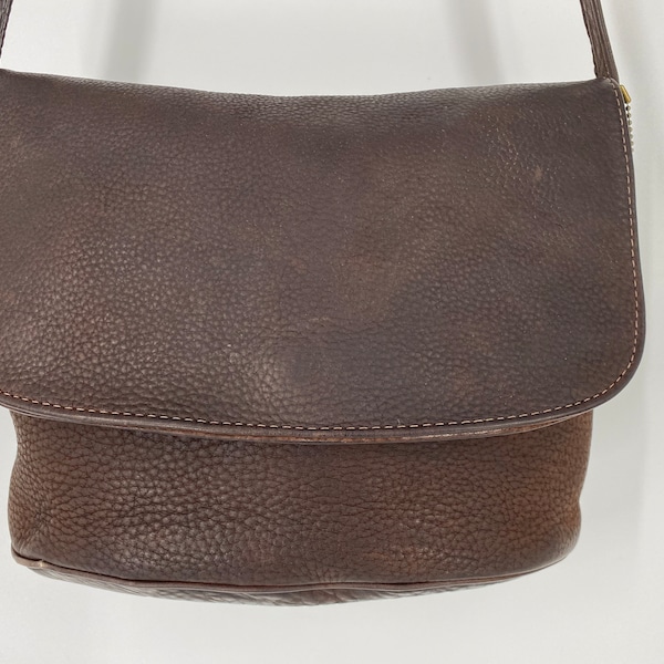 Sac à bandoulière vintage en nubuck marron des années 90, sac à bandoulière en nubuck résistant aux intempéries \ Fabriqué aux États-Unis \ VEUILLEZ voir la description de l'article, les photos et la vidéo