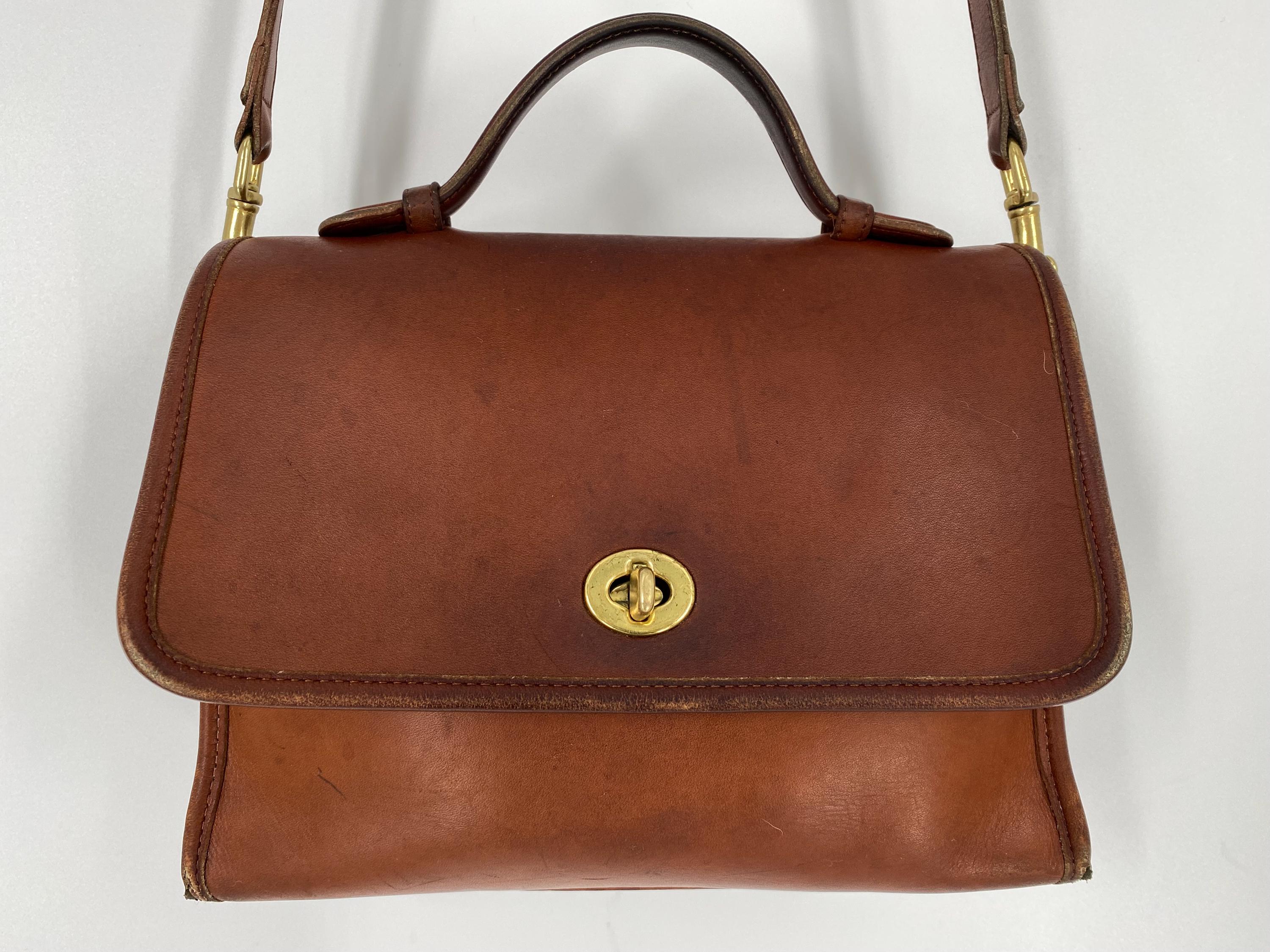 バッグ Vintage Coach British Tan Court Bag Vintage 80's Coach British Tan Leather Court Shoulder Bag