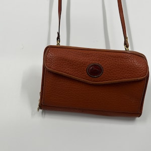 Vintage 90s Dooney & Bourke Large Zip-Along British Tan Shoulder Bag \ Made In USA \ PLEASE See Item Description, Photos, And Video