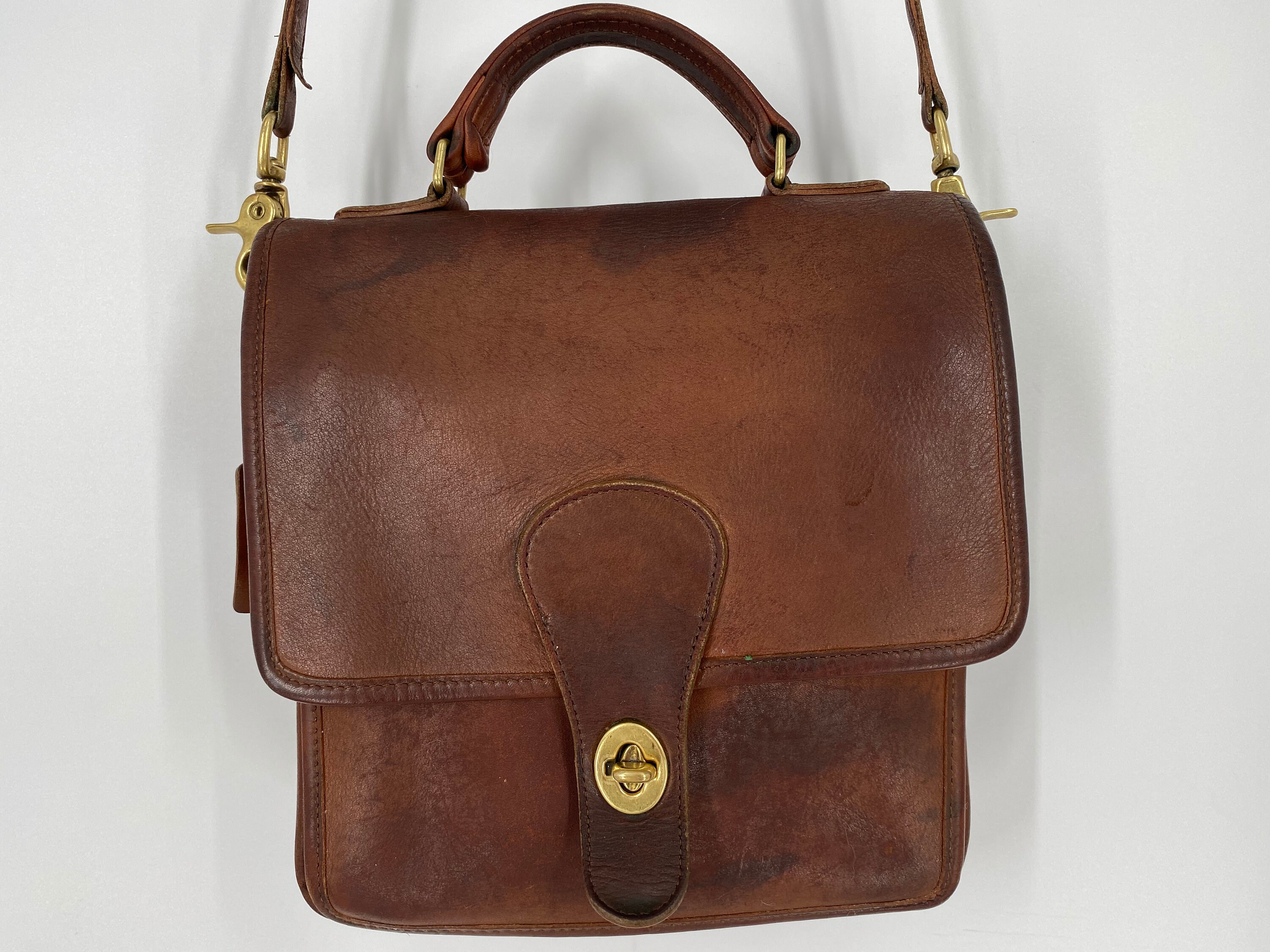 Vintage 80's Coach British Tan Leather Shoulder Pouch Large