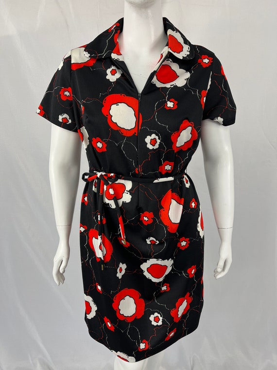 Zwarte jurk met rode bloemen sale