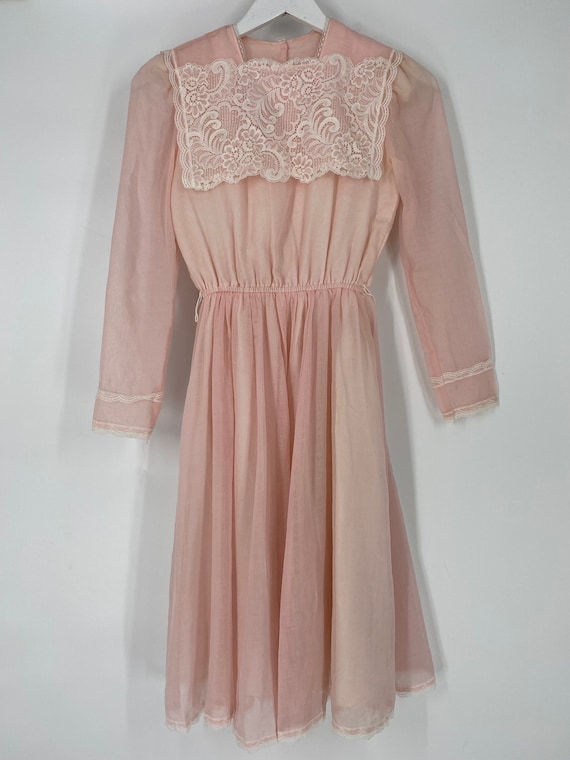 Vintage 80's Pink Children's Dress With Lace Deta… - image 2